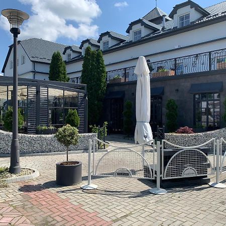 Hotel Kameleon タルノブジェク エクステリア 写真