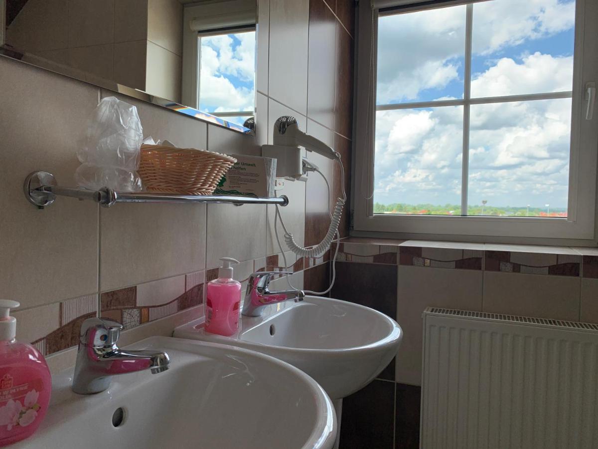 Hotel Kameleon タルノブジェク エクステリア 写真