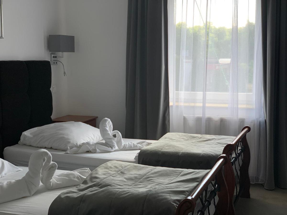 Hotel Kameleon タルノブジェク エクステリア 写真
