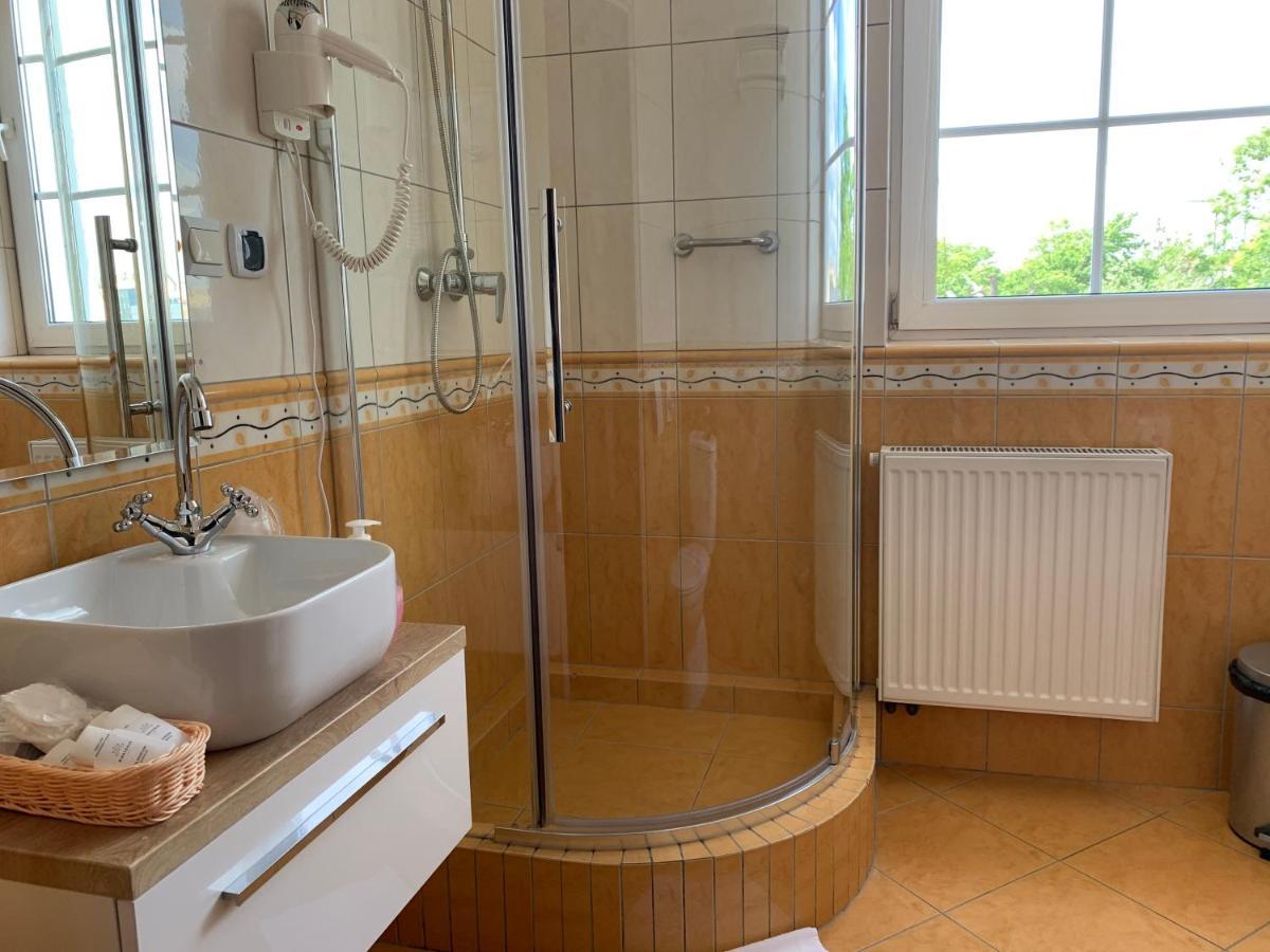 Hotel Kameleon タルノブジェク エクステリア 写真