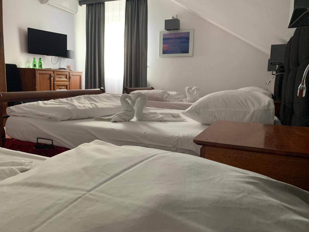 Hotel Kameleon タルノブジェク エクステリア 写真