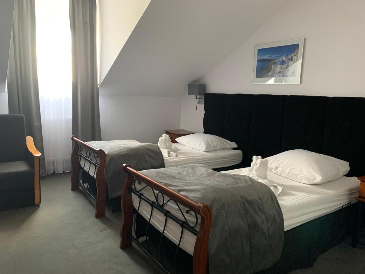 Hotel Kameleon タルノブジェク エクステリア 写真